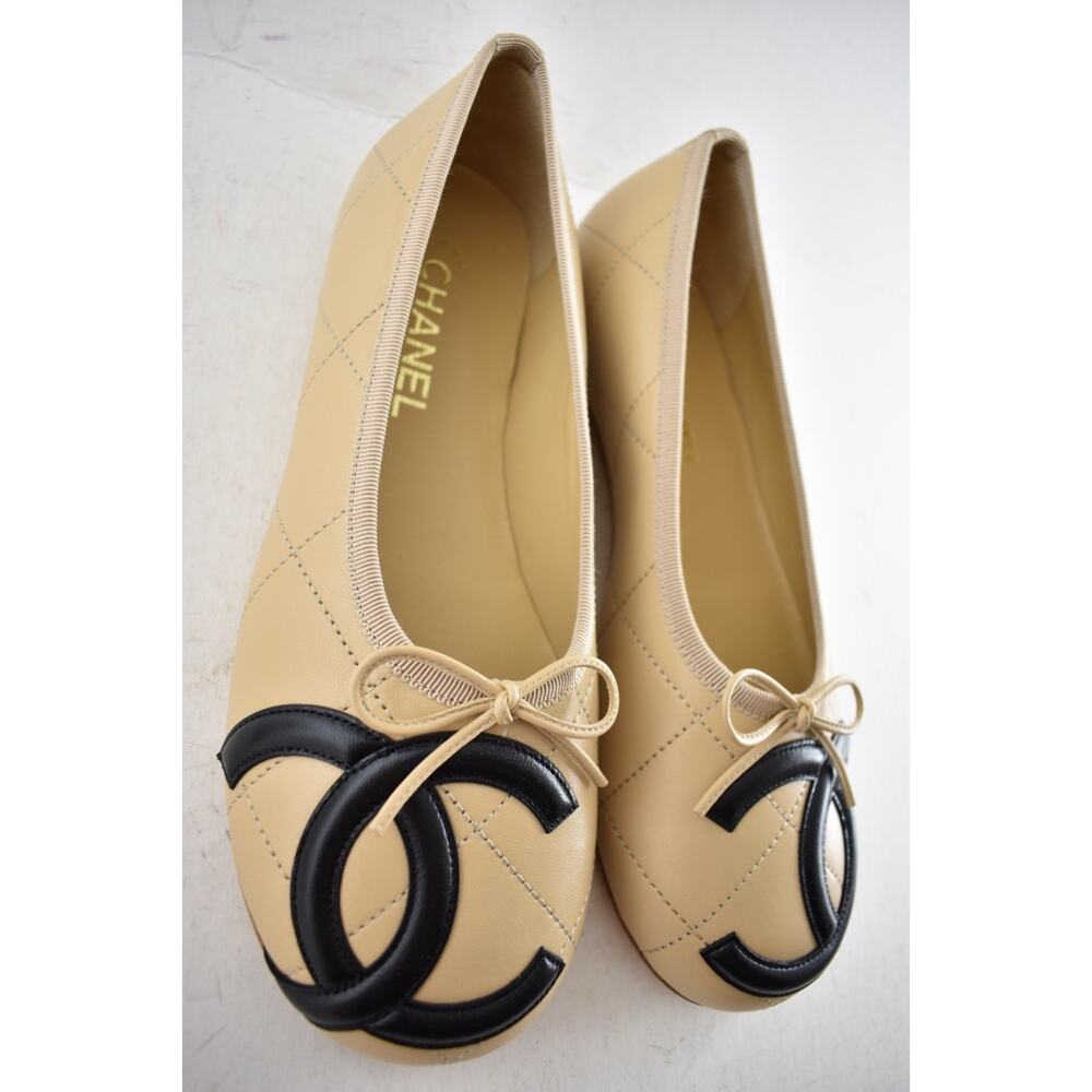 Chanel 26M Coco Beach Cambon Beige Black CC XL Logo Ballet Ballerina Flat 37 - Picture 8 of 16